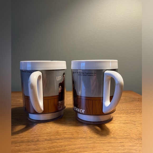 Vintage 1976 Welcome Back Kotter plastic mugs "Barbarino" and "Horshack" - Picture 8 of 12